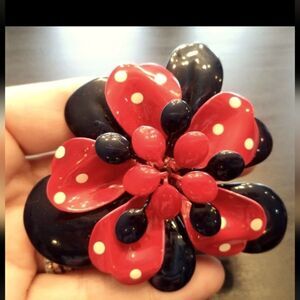 VINTAGE ESTATE ENAMELED FLOWER 2 3/4" BROOCH